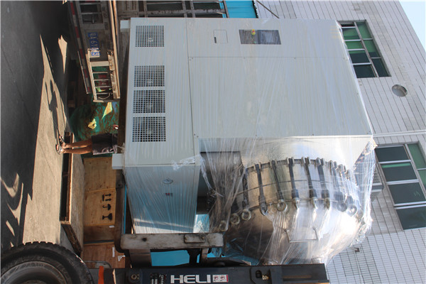 頭條 ！高壓二氧化碳混合自動控制設備完工交付給深圳哈工大！